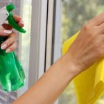 Чем очистить водоэмульсионную краску с пластиковых окон