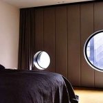 Non-opening round window in the bedroom