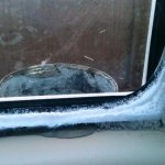Why do plastic windows freeze? Causes and solutions 